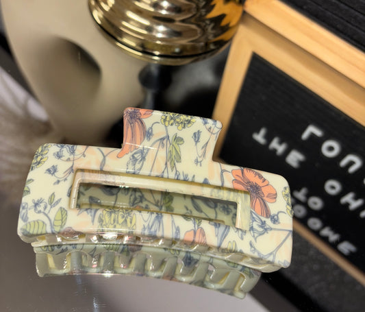 White Floral Claw clip